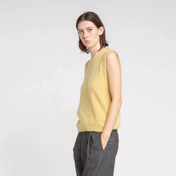 Le Mont Saint Michel: Simaka vest - Yellow