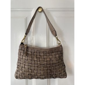 Campomaggi: Shoulder Bag - Carla