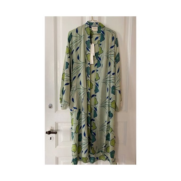 blødende uøkonomisk Bevæger sig Sissel Edelbo Pocket Long Silk Kimono | Køb hos Le Boudoir